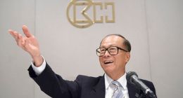 李嘉诚病了 旗下公司市值缩水400亿 香港该何去何从？  著