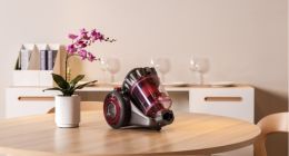 小狗斥资千万投放无字广告 机智or脑残？