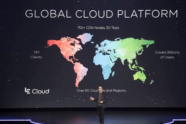 LeEco北美研发高级副总裁Rob Chandrok发布会上介绍乐视云的全球节点.jpg