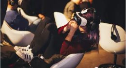 响铃：跑错了道的VR,如何知途迷返