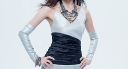 看小白娘子挑战“笑倾城“城主杨洋 苏宁易购综艺直播秀等你打开