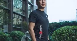 王刚：7年前我住地下室，现给千名员工发金条