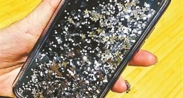 流沙手机壳遇尴尬 网友乘飞机被要求托运手机壳