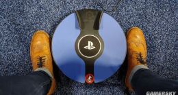 国外厂商推出PSVR脚部控制器：获官方认证 4月发售