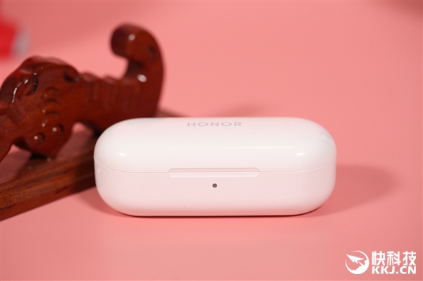 荣耀FlyPods青春版图赏：宛若高尔夫球杆的多彩无线耳机