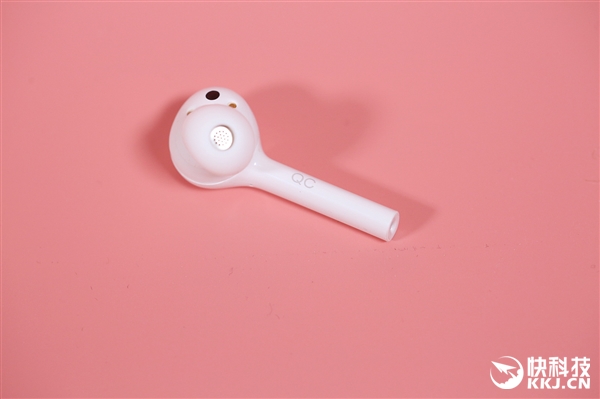 荣耀FlyPods青春版图赏：宛若高尔夫球杆的多彩无线耳机