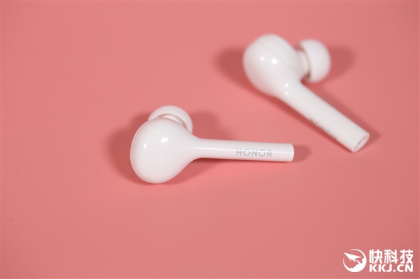 荣耀FlyPods青春版图赏：宛若高尔夫球杆的多彩无线耳机