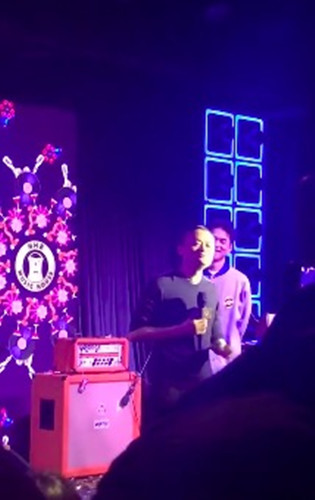 马云开酒吧了？酒吧logo是“平头哥”_500