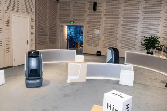 全球第一个机器人配送站来了，无人配送真的可行吗？