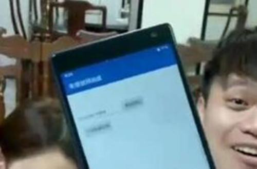 头重脚轻！索尼Xperia XA3真机曝光：大额头感受下1_副本