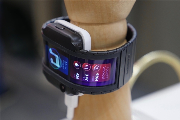 nubia α要量产？努比亚新品宣布：MWC2019上见