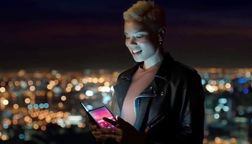 三星折叠屏手机正式官宣 2月20日抢先华为发布1_副本