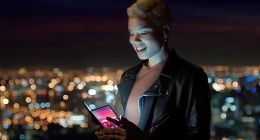 三星折叠屏手机正式官宣 2月20日抢先华为发布