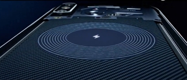 小米9透明版首次公开亮相：究极进化