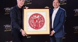 雷军对话卡梅隆：探索未来，一半靠人，一半靠AI