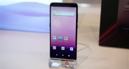 nubia展出骁龙855小屏旗舰：外观中规中矩 支持5G