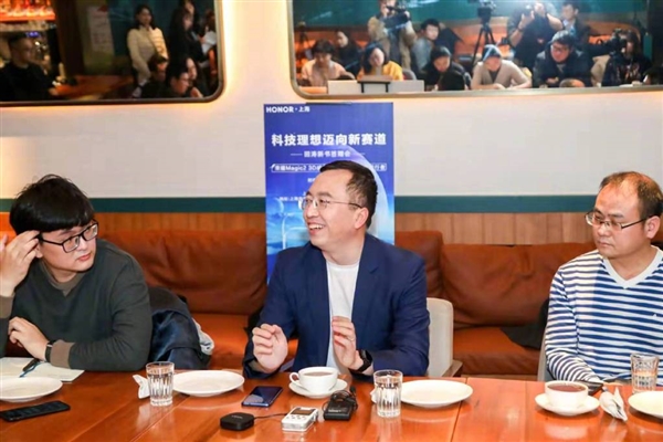 小米9上市后对荣耀有何影响？赵明回应