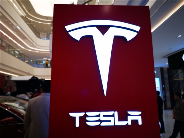特斯拉大规模关店：Model 3必须成功 否则就活不下去