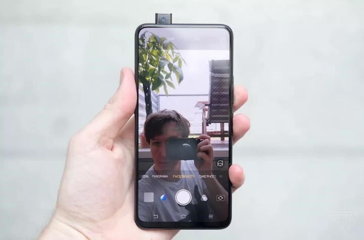 美媒:中国手机硬件创新强,可大多美国人买不到