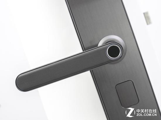 银灰色的涂层看起来很有科技感