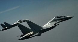 海军飞行员为避免伤及群众迫降牺牲