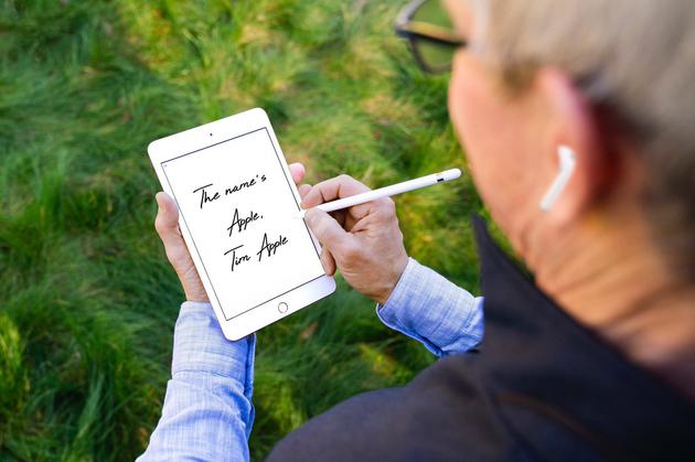 我是蒂姆·苹果,我的新品宣传图被网友玩坏了