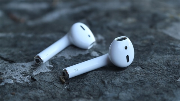李楠点评苹果新款AirPods：感受下