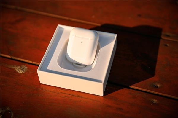 新AirPods体验报告：用过 就再也回不去了