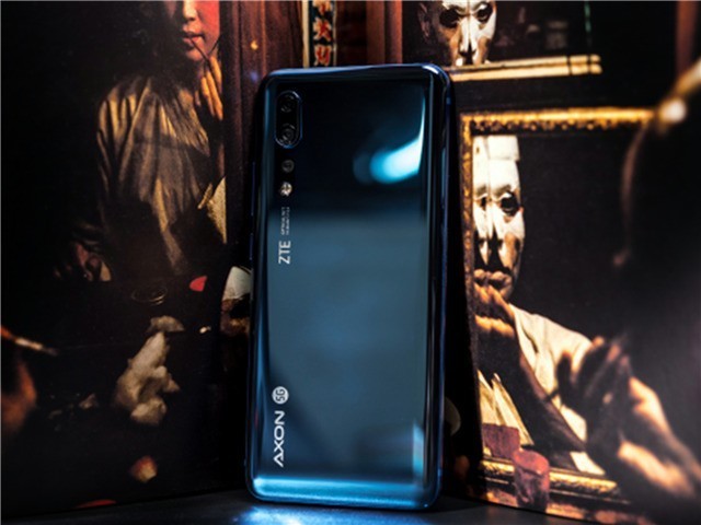 安兔兔跑分383623分！中兴Axon 10 Pro实力屠榜 