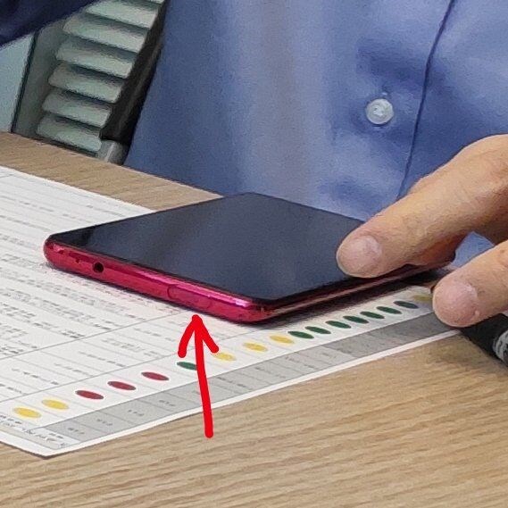 红米骁龙855旗舰曝光:使用升降式前摄