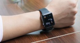 棘轮效应下，囚徒困境中的智能穿戴设备该何去何从？