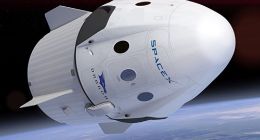 SpaceX超级天龙座发动机静态点火测试出现异常 突然出现橙色烟雾