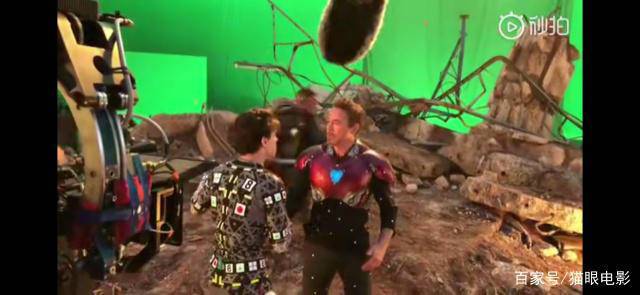 复联4幕后花絮:钢铁侠亲吻蜘蛛侠 美队笑声很鬼畜