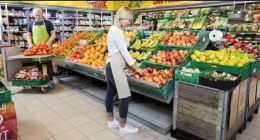 腾讯下注，阿里旁观，社区团购的下一站是Costco？