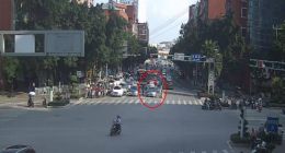 出租车以“闯红灯会被罚款”为由拒给消防车让道 反被罚200元扣3分