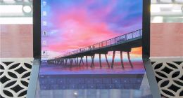 联想高级副总裁关伟：为折叠屏电脑研发投入了数千万美元 花了四年时间