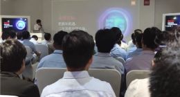 雷军小米内部演讲视频曝光：三年决胜中国市场 稳三望一