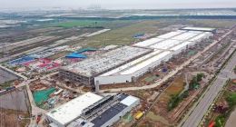 特斯拉上海工厂主体已基本完工 年底投产