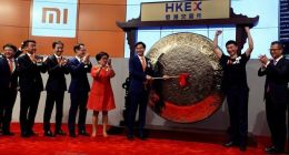 股价只剩当初的一半 上市一年的小米经历了什么