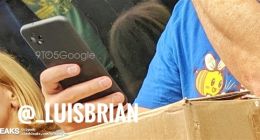 谷歌Pixel 4现身伦敦地铁：“浴霸”镜头表明身份
