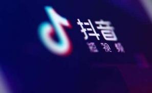 豪车“挤爆”抖音，盛世之下的浮夸