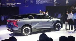 华人运通发布豪华智能纯电量产车型HiPhi 1