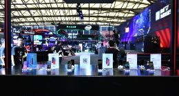 打破次元壁垒 联想手机携众多产品亮相ChinaJoy