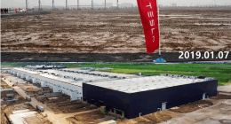 马斯克的中国工厂vs曹德旺的美国工厂