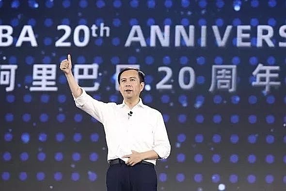 新知图谱, 马云归隐江湖，继任者张勇的七个瞬间