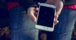 iPhone SE2：网友直呼买不起iPhone 11就盘它