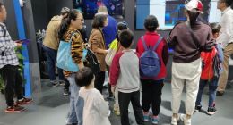 AI换脸安全吗？世界互联网大会奇安信展台前观众排队体验