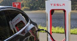 上海特斯拉车主已可以通过绑定特斯拉超级充电桩申请新能源牌照