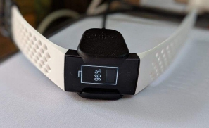 谷歌收购了Fitbit，但智能手表的机会或许在硬件之外