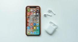 明年iPhone标配airpods:是无稽之谈还是确有其事？